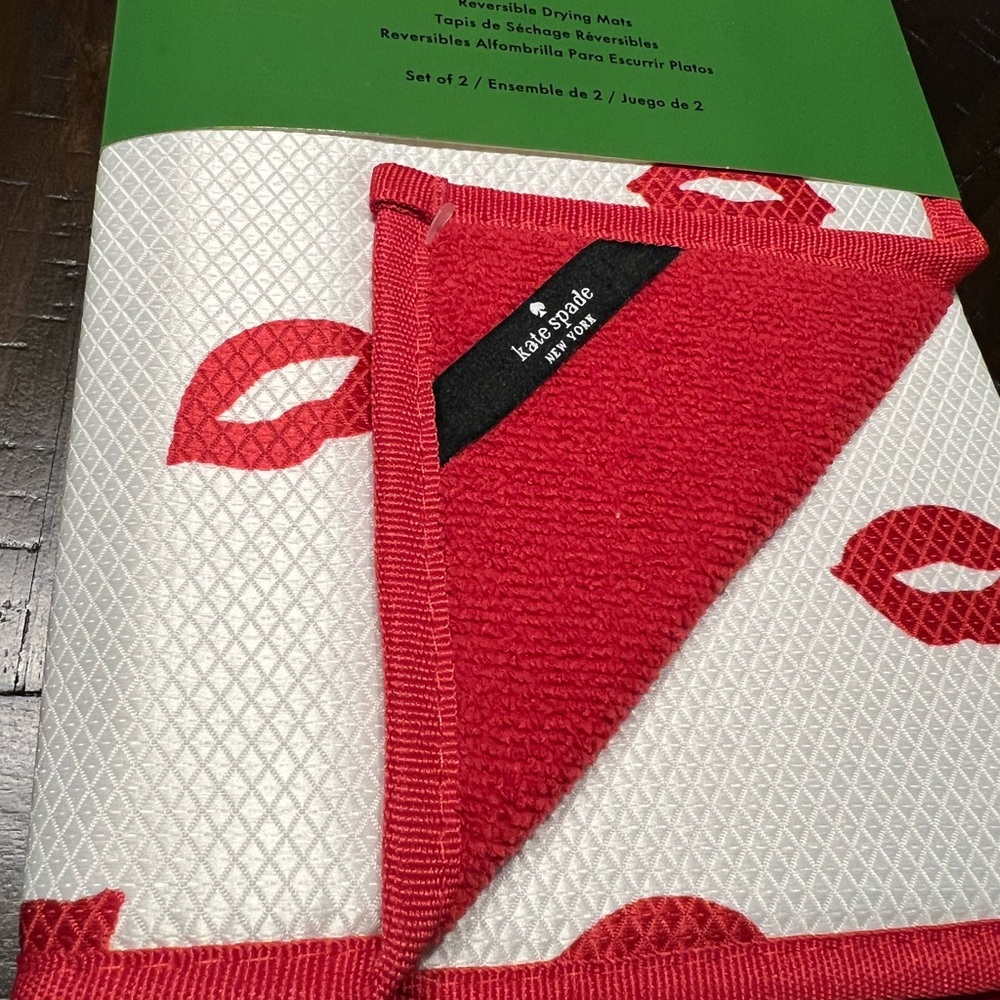 Kate Spade New York White and Red Lips Reversible Drying Mats Set of 2